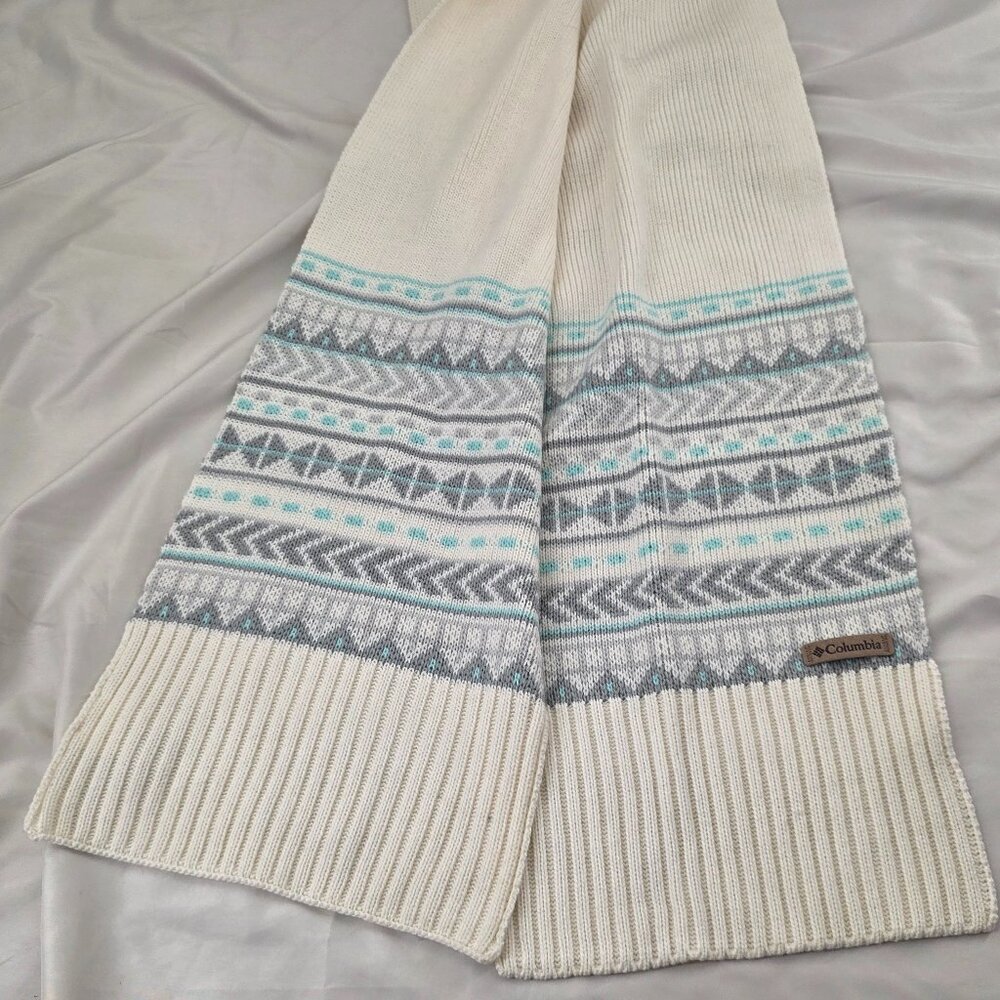 Columbia Scarf Cozy / Warm